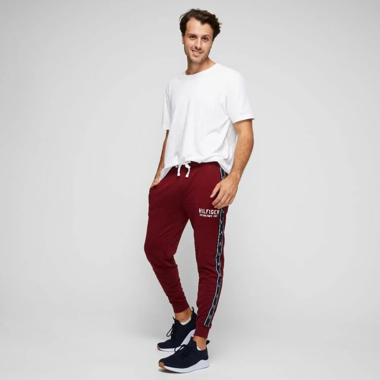 Tommy Hilfiger French Terry Jogger Cabernet Small - Image 4