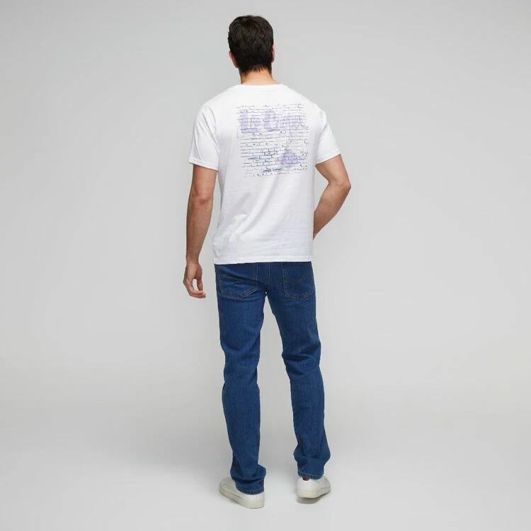Lee Cooper Script Font & Brick Wall Printed T-Shirt White - Image 4